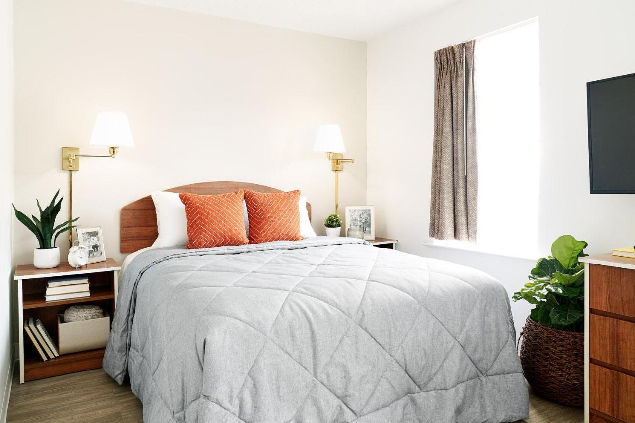 Intown Suites Extended Stay Greensboro Nc - Airport מראה חיצוני תמונה
