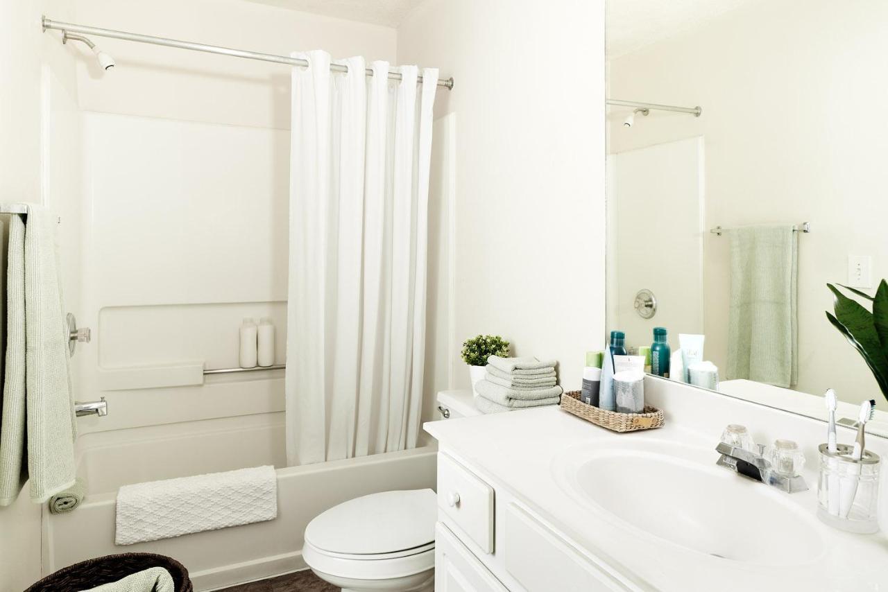 Intown Suites Extended Stay Greensboro Nc - Airport מראה חיצוני תמונה