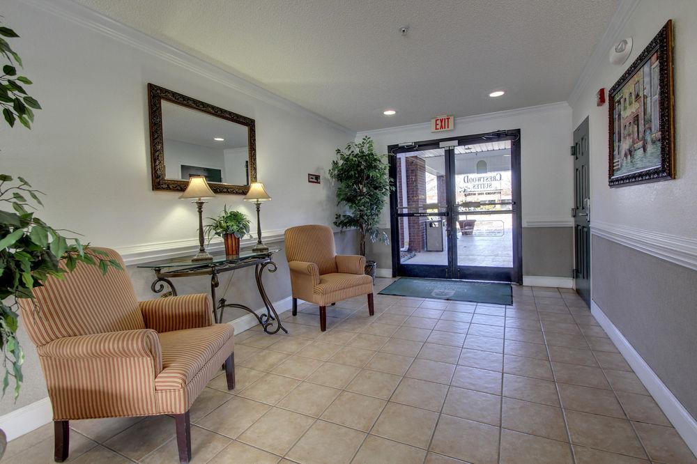 Intown Suites Extended Stay Greensboro Nc - Airport מראה חיצוני תמונה